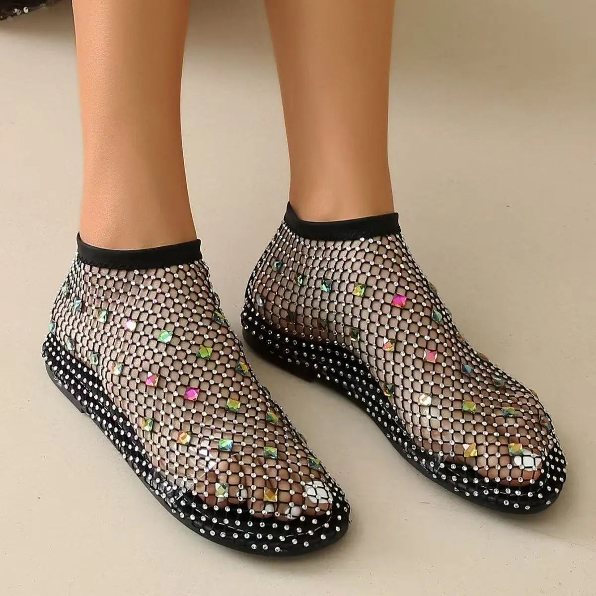 2026 Summer Women's New Luxury Sequin Bottom Hollow Short Boots Water Diamond Sexy Flat Bottom Fashion Banquet Flats Sandals