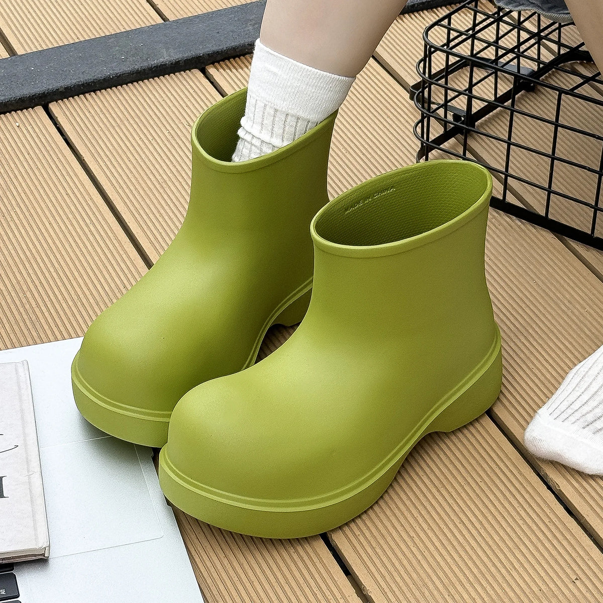 Korean rain boots 2025 women's short tube EVA waterproof shoes fashionable thick soled outdoor minimalist water shoes