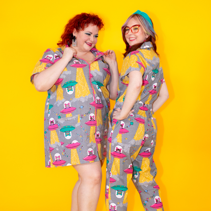 Mini-robe Chats dans l'espace en champ d'astéroïdes