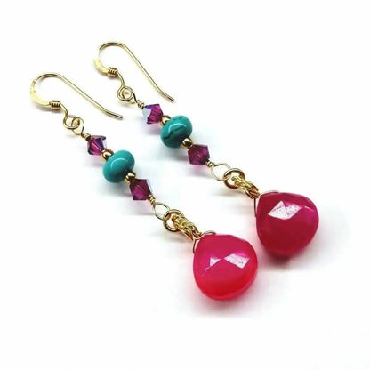 Boucles d'oreilles en fil enroulé, pierres gemmes turquoise roses, plaquées or