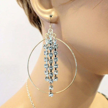 Boucles d'oreilles créoles ovales en plaqué or 14 carats martelé avec chaîne de cristaux