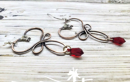 Boucles d'oreilles pendantes cœur en cuivre forgé main et cristal