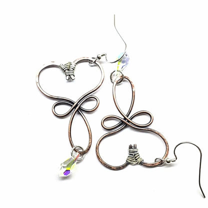 Boucles d'oreilles pendantes cœur en cuivre forgé main et cristal