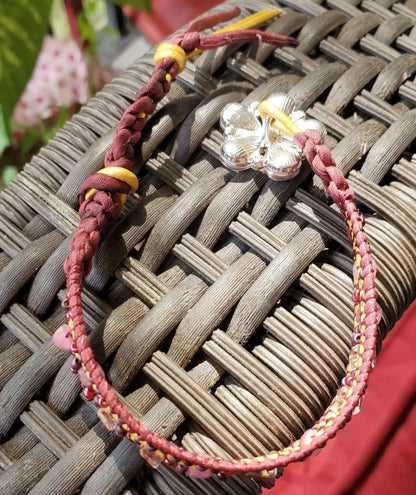 Bracelet complexe en soie et cuir tressé avec perles de cristal et pierres précieuses