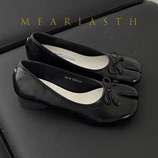 Chaussures Tabi plates en cuir pour femme, style ballerine, à bout fendu, chaussures plates Tabi, mocassins souples à enfiler avec nœud.