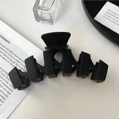 Femmes Élégant Noir Géométrique Plastique Pince à Cheveux Dame Douce Long Cheveux Titulaire Dents Pinces à Cheveux Épingles à Cheveux Accessoires de Mode