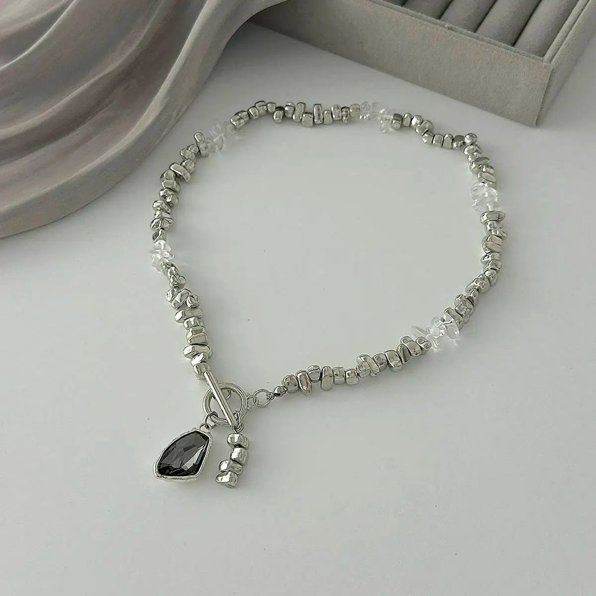 Salircon Collier ras du cou perles irrégulières Femme Mode Élégant Acrylique Noir Strass Pendentif Cou Bijoux de fête de mariage Cadeaux