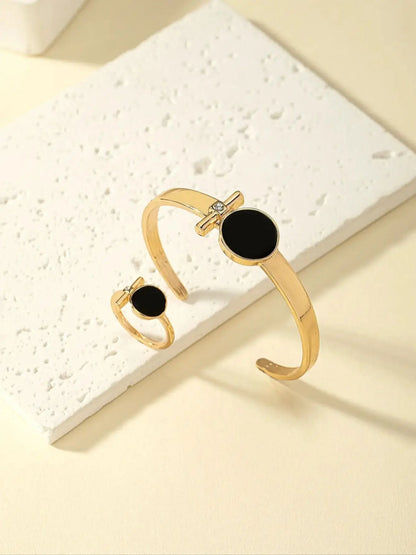 Fashionable, Personalized, Exquisite and Luxurious Bracelet and Ring Set