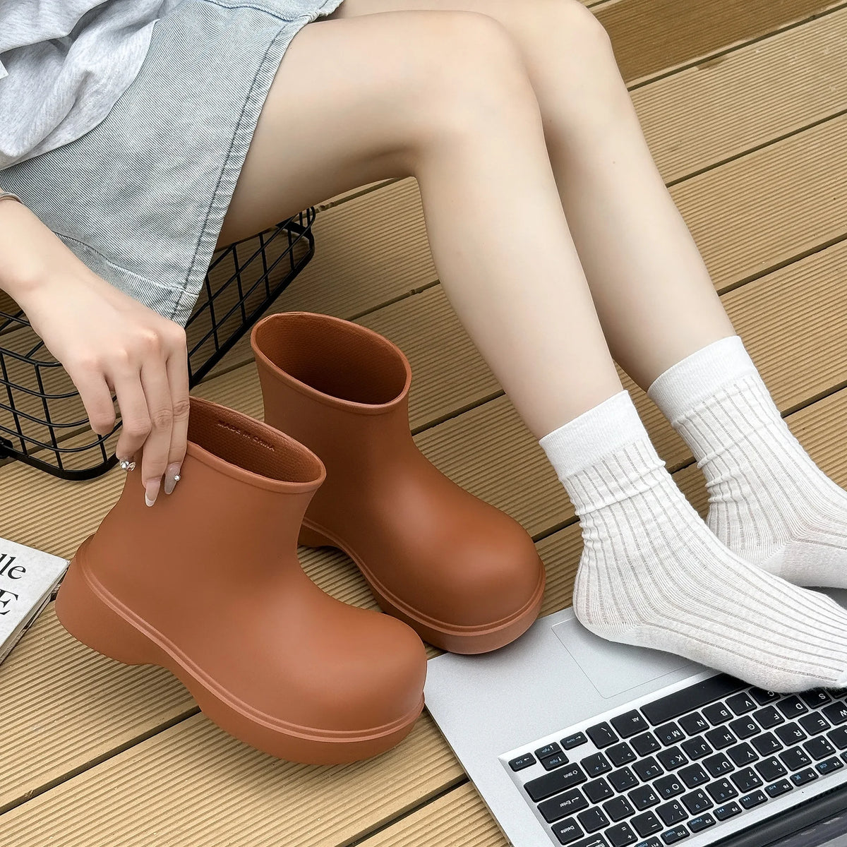 Korean rain boots 2025 women's short tube EVA waterproof shoes fashionable thick soled outdoor minimalist water shoes