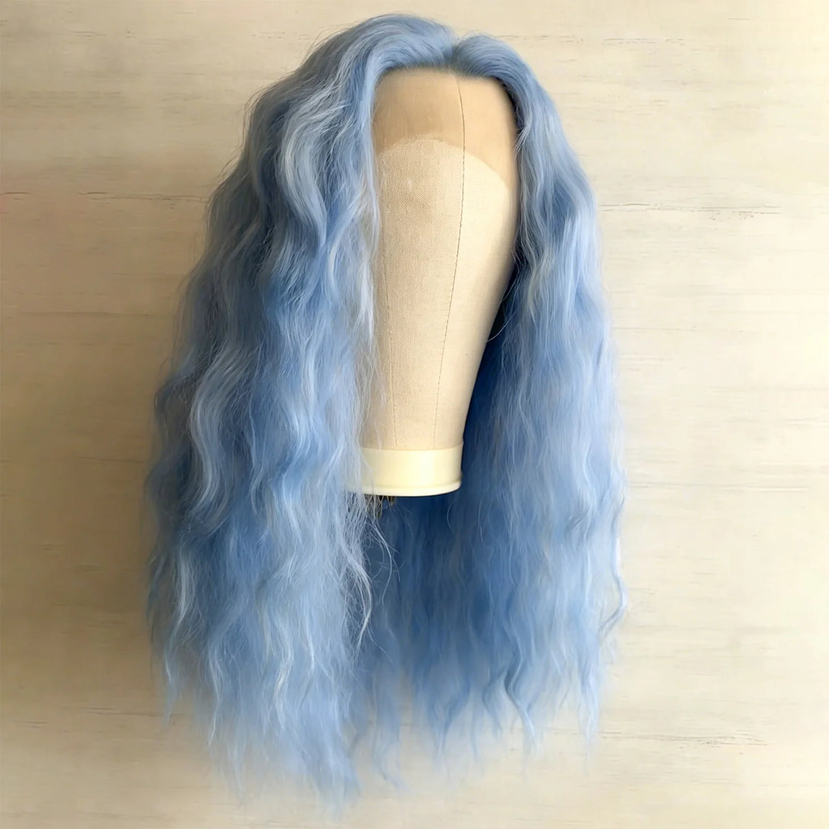Perruques avant en dentelle 13X4 synthétiques, longues, bouclées, ondulées, bleu clair naturel, pour femmes, pré-épilées, ligne de cheveux naturelle, pour cosplay ou fête
