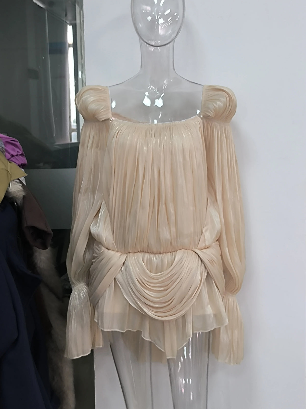 Mini-robe plissée en satin à épaules dénudées pour femmes, manches bouffantes, taille cintrée, jupe de soirée, NOUVEAUTÉ Été 2026