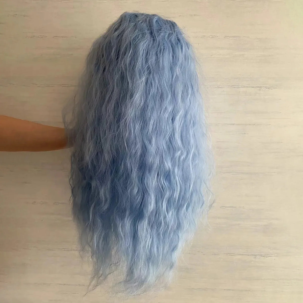 Perruques avant en dentelle 13X4 synthétiques, longues, bouclées, ondulées, bleu clair naturel, pour femmes, pré-épilées, ligne de cheveux naturelle, pour cosplay ou fête
