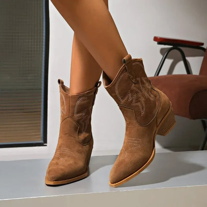 Natural Embroidered Women Boots Leather Handmade Pointed Toe Spike Heel Autumn Winter Boots Cowboy New Western Retro Botas