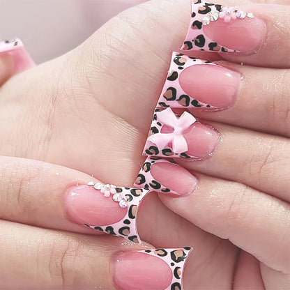 24pcs Nude Pink Sweet Fake Nails Short Duckbill Leopard Print French False Nails With 3D Bowknots Butterfly Cherry Press On Nail