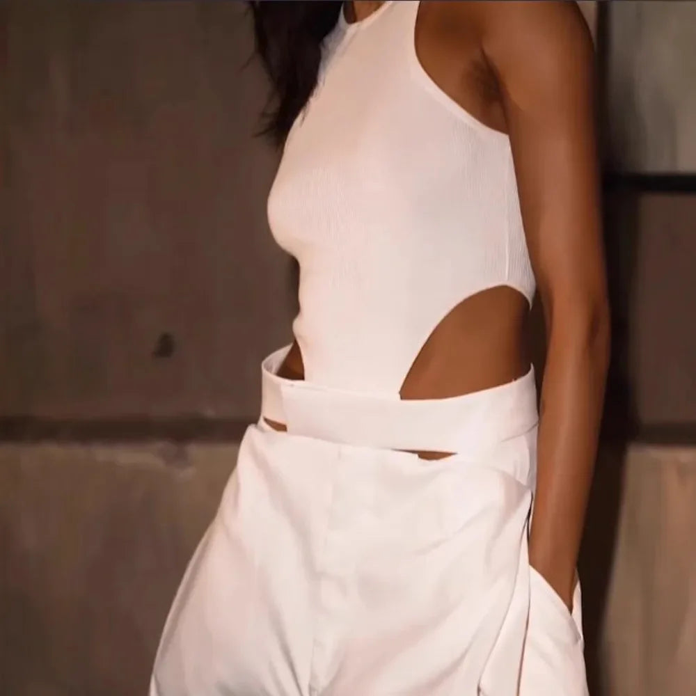 Combinaisons Élégantes pour Femme  Combinaison d'été Chic et Sexy sans Manches, Col Rond, Taille Haute, Jambes Larges, avec Découpes, Slim, Blanche