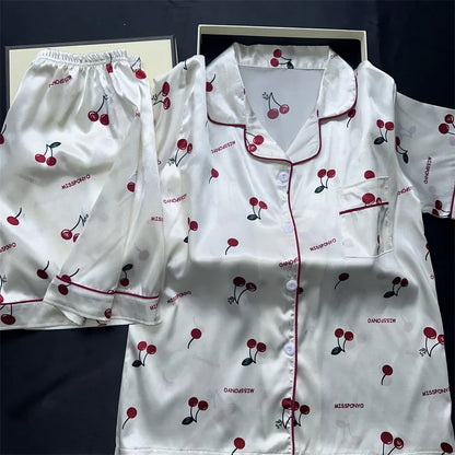 Ensemble pyjama en soie imprimé cerises pour femme, chemise à manches courtes et short, deux pièces, vêtements de nuit, d'intérieur, pour l'été.