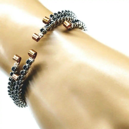 Bracelet jonc en cuivre torsadé, argenté, cristal noir et strass