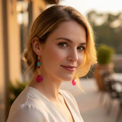 Boucles d'oreilles en fil enroulé, pierres gemmes turquoise roses, plaquées or