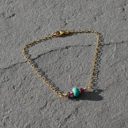 Bracelet délicat en or laminé 14K avec pierres précieuses roses et turquoises