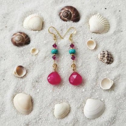 Boucles d'oreilles en fil enroulé, pierres gemmes turquoise roses, plaquées or